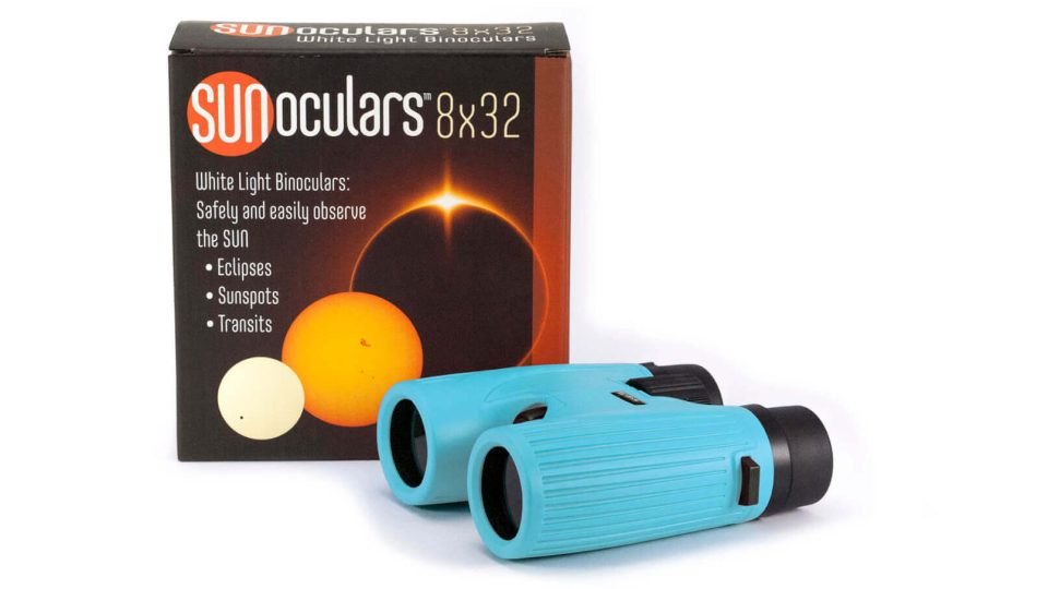 SUNoculars 8x32 (Blue) and its box